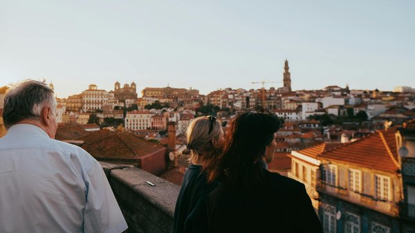 Chauffeur privé marseille : luxe, sécurité et disponibilité 24/7